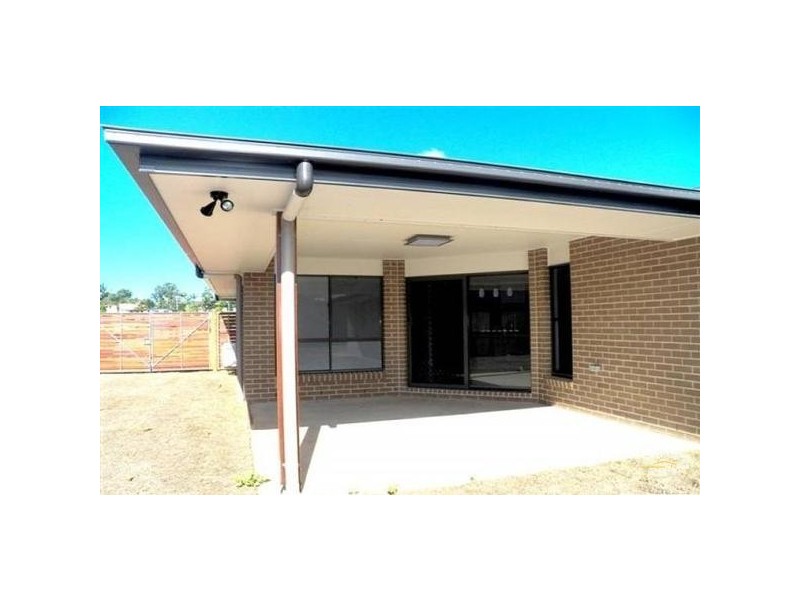 7 Valley Way, Boyne Island QLD 4680