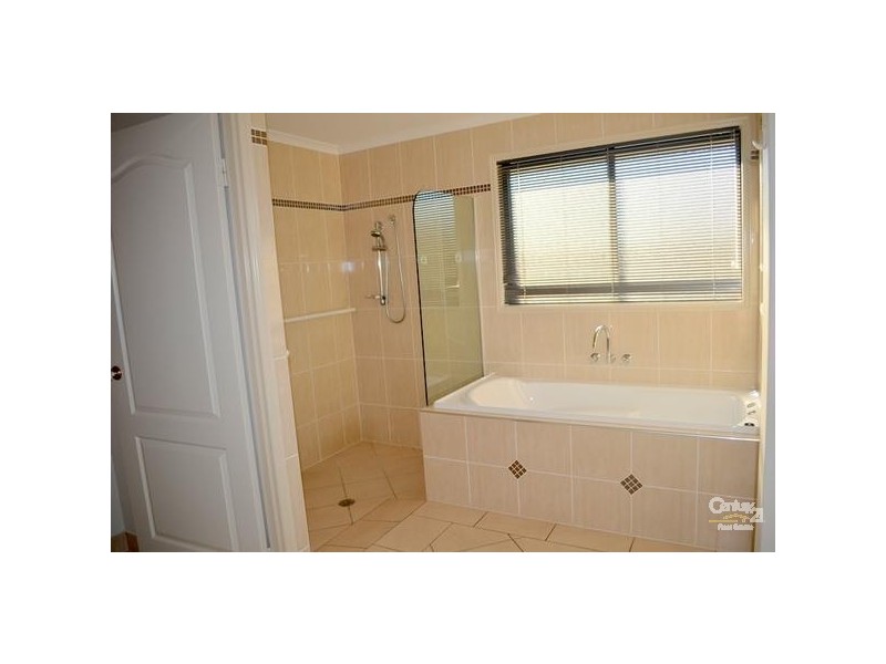 1 Harlequin Court, Calliope QLD 4680