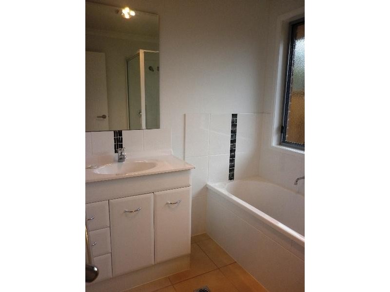 4 Harmony Drive, Clinton QLD 4680