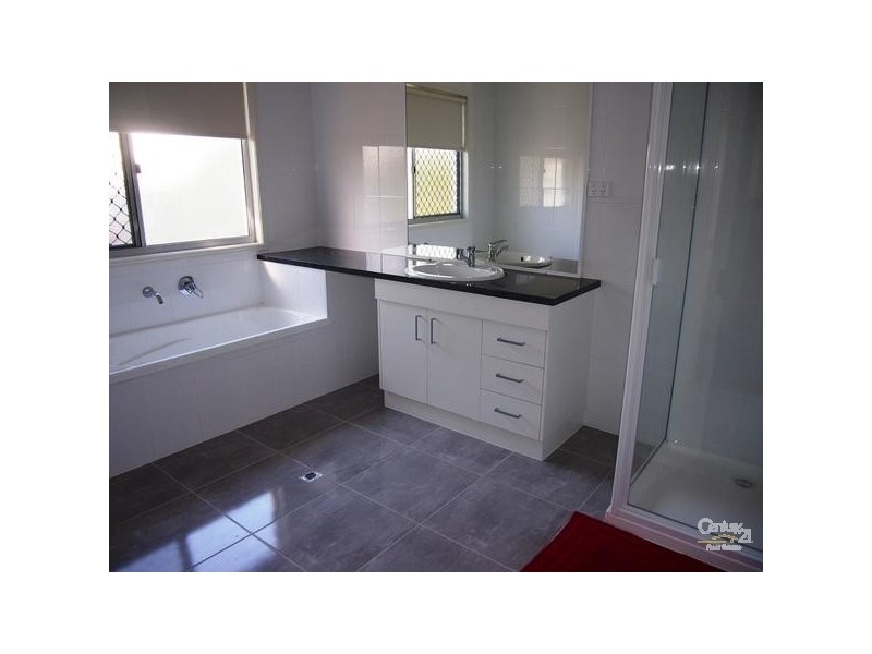 2/55 Toolooa Street, South Gladstone QLD 4680