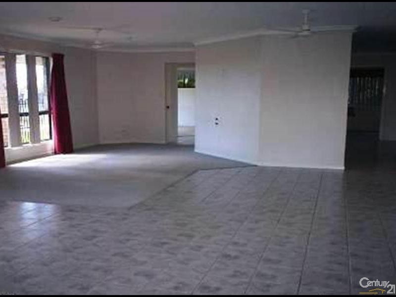 17 Stitt Close, Glen Eden QLD 4680