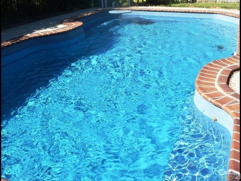 17 Stitt Close, Glen Eden QLD 4680