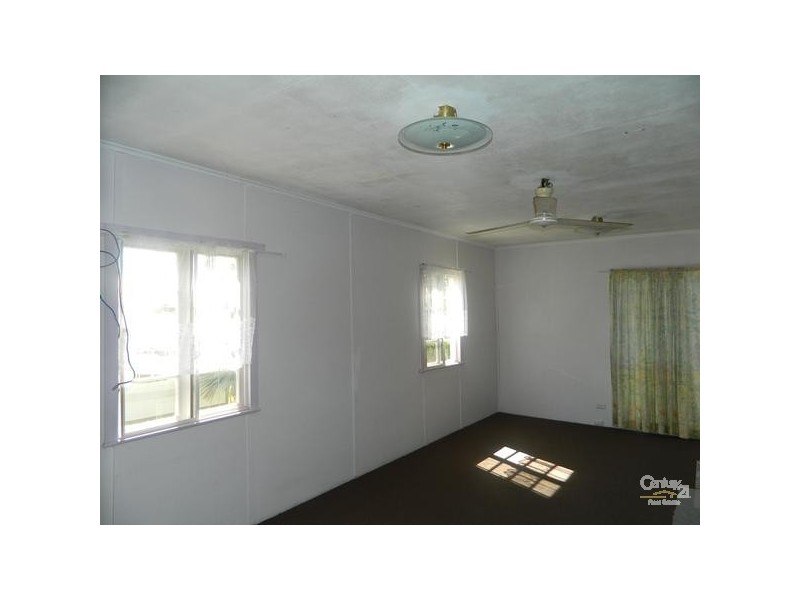 23 Gladstone Street, Mount Larcom QLD 4695