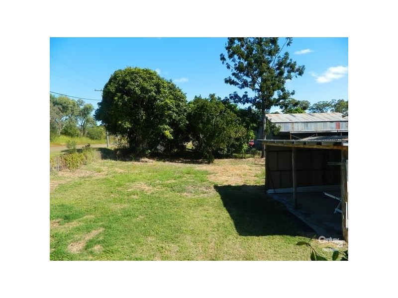 23 Gladstone Street, Mount Larcom QLD 4695