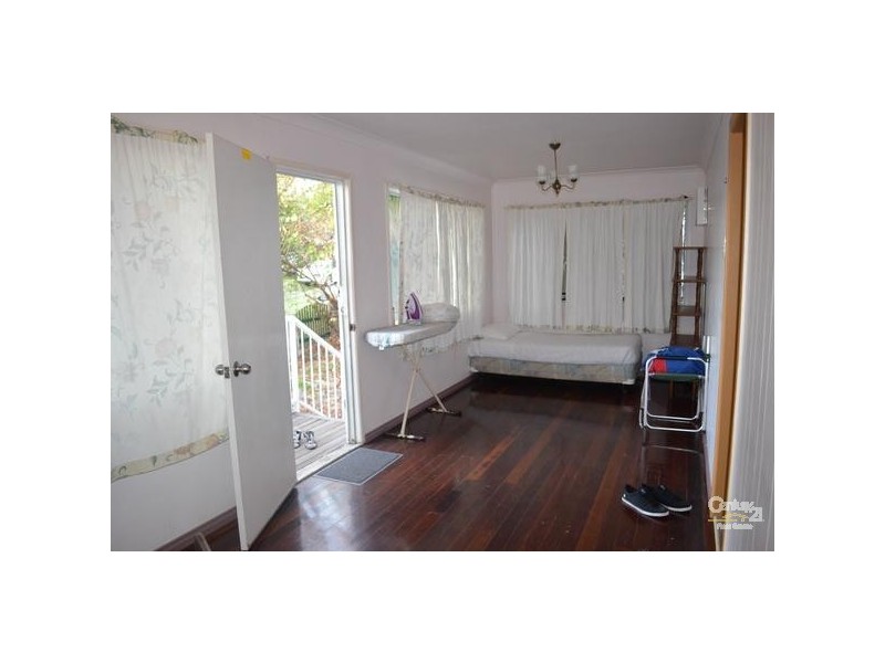 12 Vincent Street, West Gladstone QLD 4680