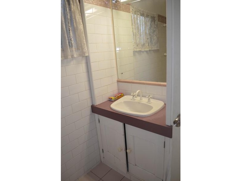12 Vincent Street, West Gladstone QLD 4680