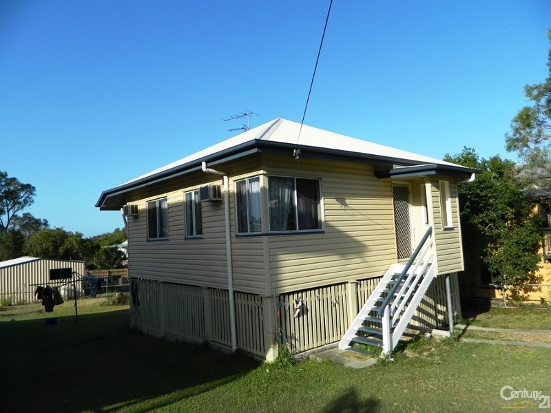 24 Roberts Street, South Gladstone QLD 4680