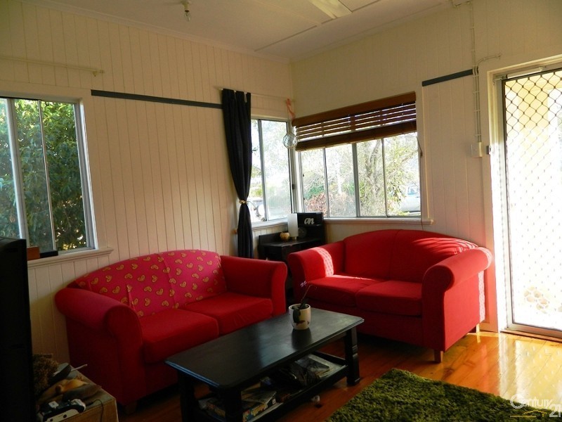 24 Roberts Street, South Gladstone QLD 4680