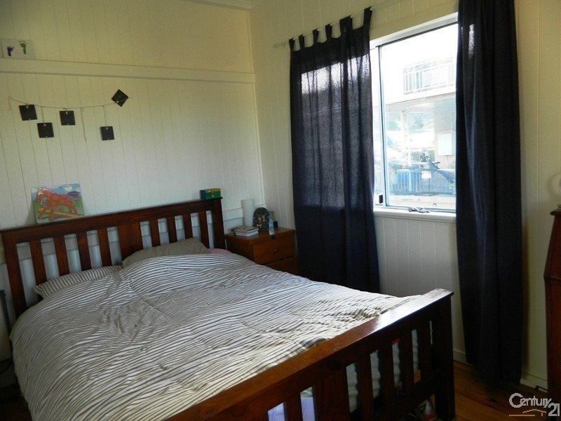 24 Roberts Street, South Gladstone QLD 4680