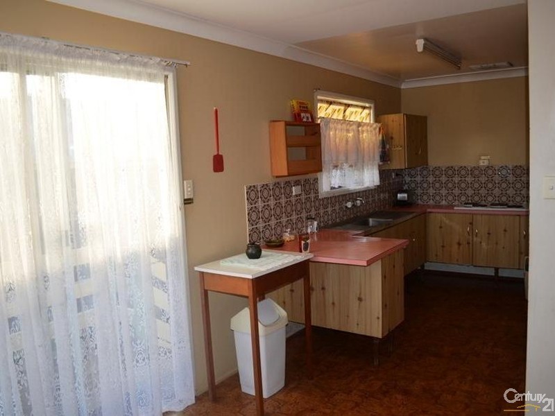 13 Bonar Street, South Gladstone QLD 4680