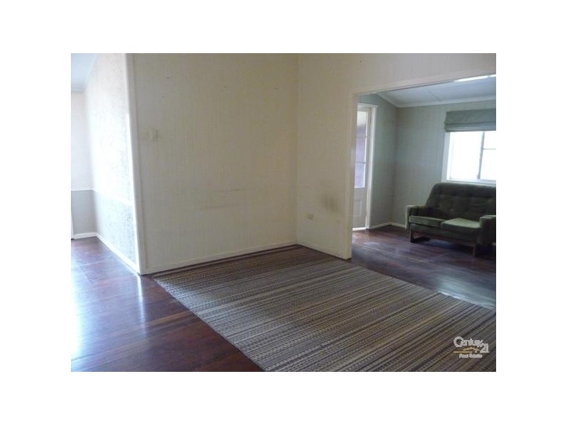 24 Williamson Street, West Gladstone QLD 4680