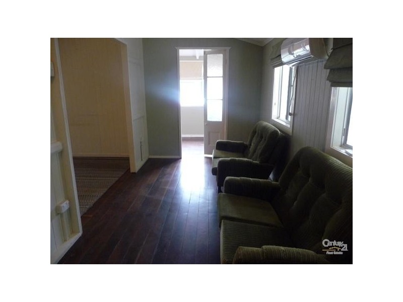 24 Williamson Street, West Gladstone QLD 4680