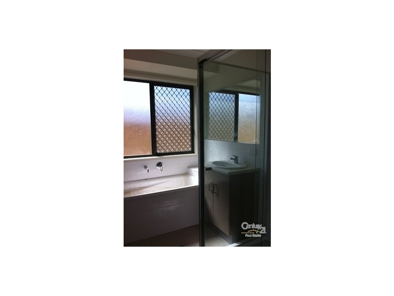 1 Wentworth Place, Glen Eden QLD 4680