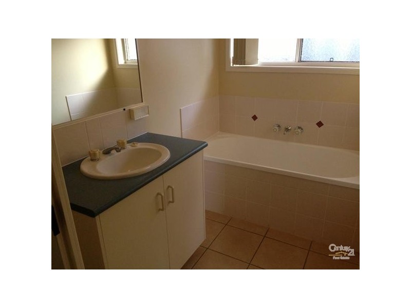 4 Craigmoor Court, New Auckland QLD 4680