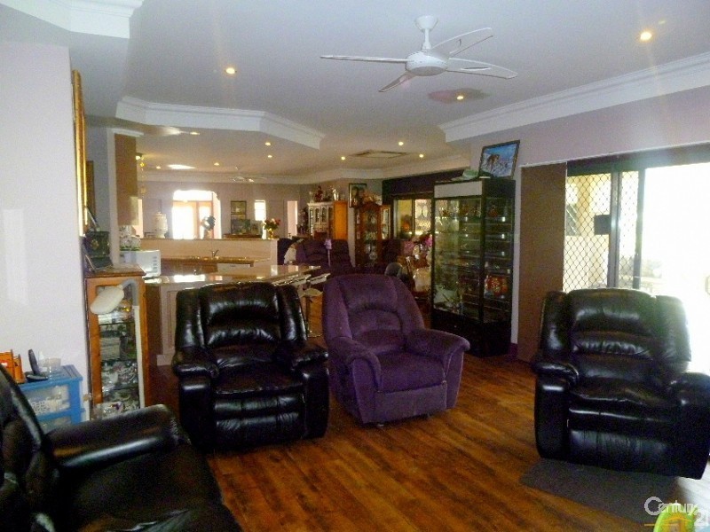 27 Jim Whyte Way, Beecher QLD 4680