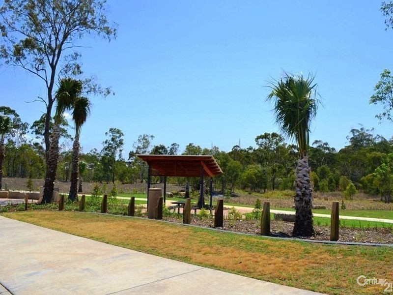 15 Bragg Court, Kirkwood QLD 4680