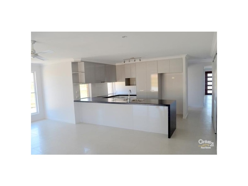 15 Bragg Court, Kirkwood QLD 4680