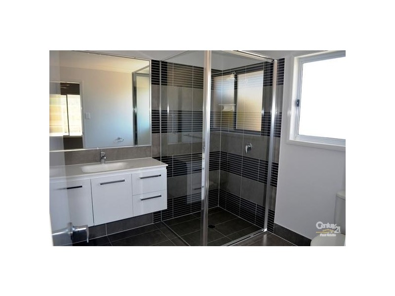 15 Bragg Court, Kirkwood QLD 4680