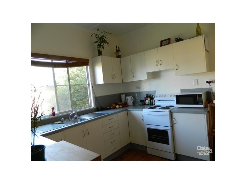 24 Roberts Street, South Gladstone QLD 4680