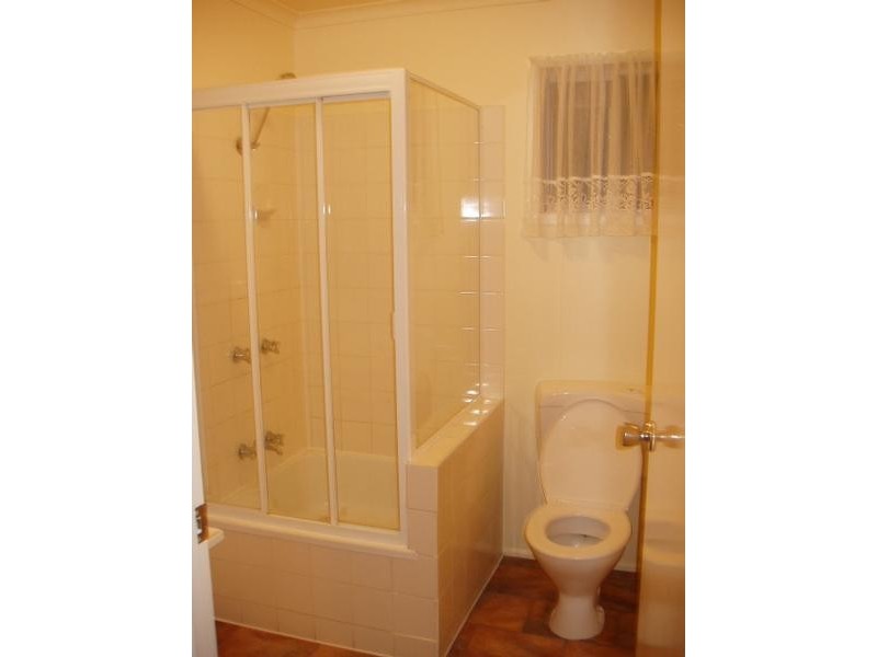 3/6 Wenitong Street, West Gladstone QLD 4680