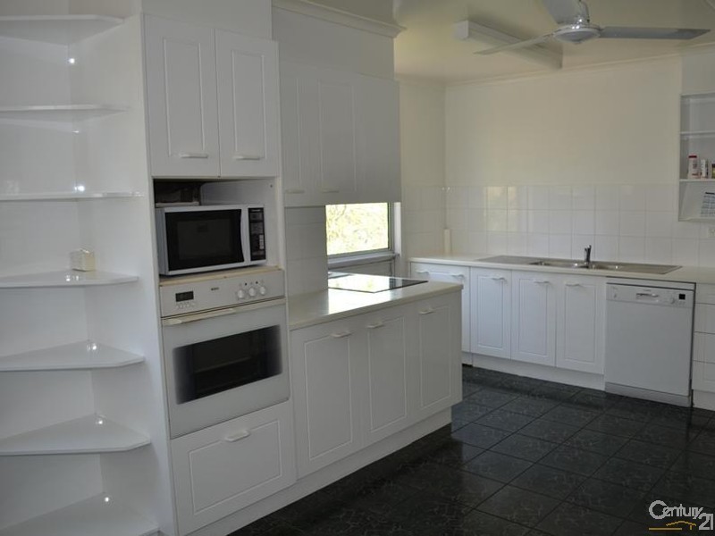 12 Matson Crescent, West Gladstone QLD 4680