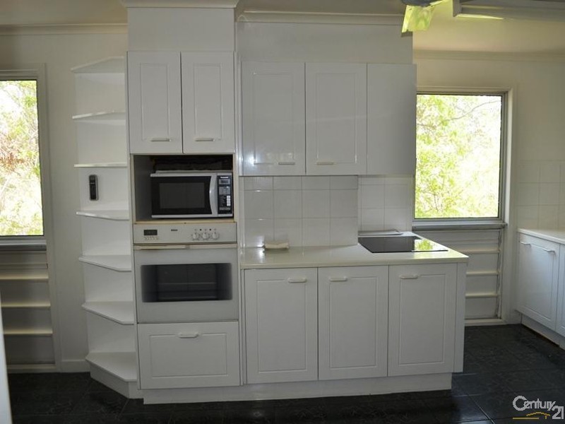 12 Matson Crescent, West Gladstone QLD 4680