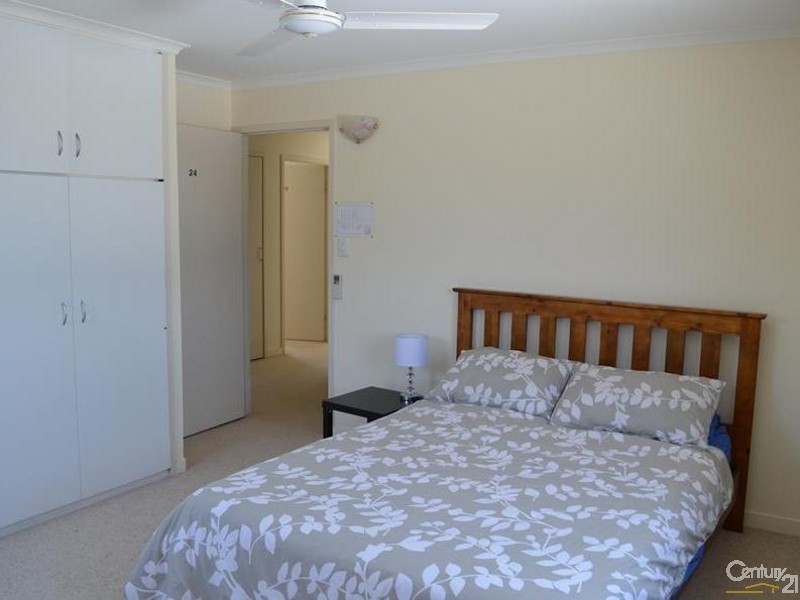 12 Matson Crescent, West Gladstone QLD 4680
