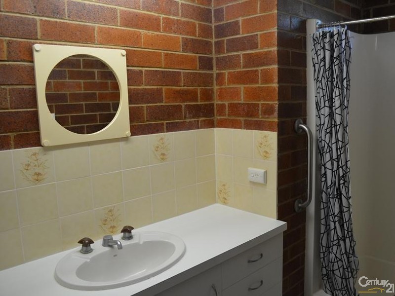 12 Matson Crescent, West Gladstone QLD 4680