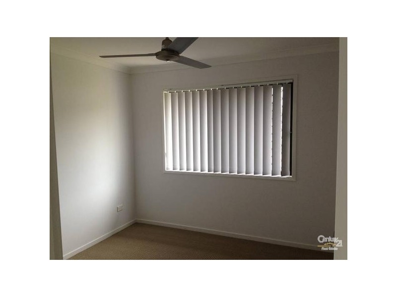 5 Bushlark Place, Kirkwood QLD 4680