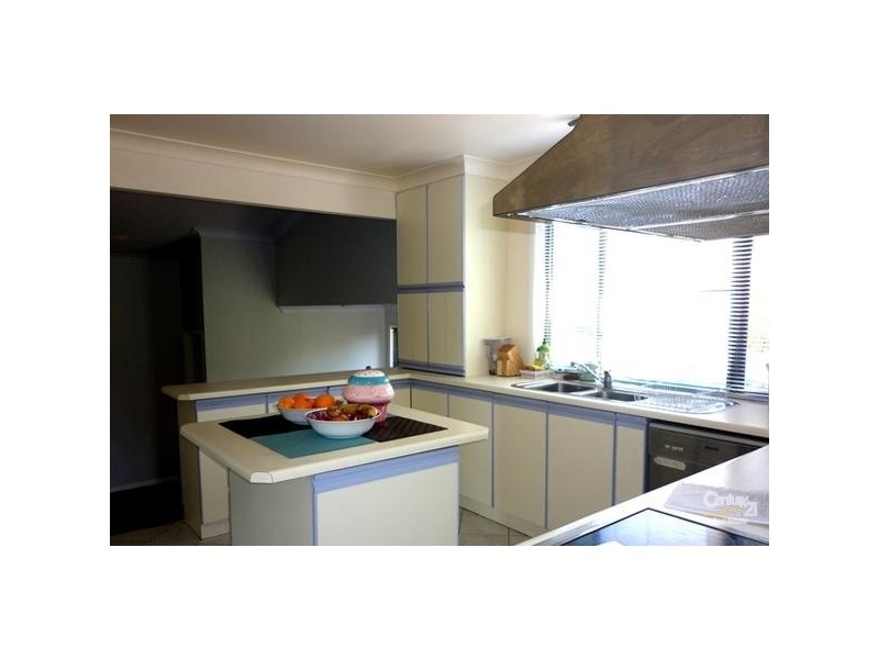 18 Columbia Avenue, Clinton QLD 4680