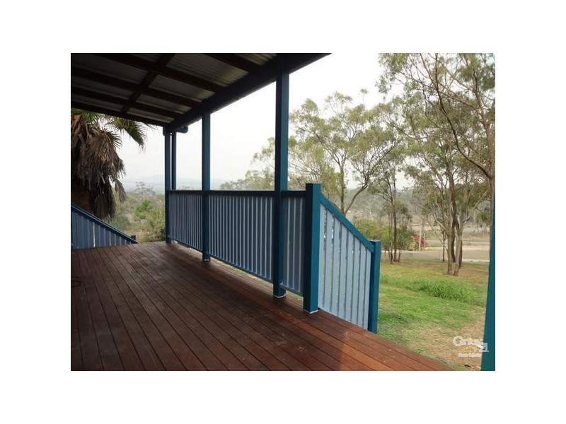 9 Gladstone Street, Mount Larcom QLD 4695