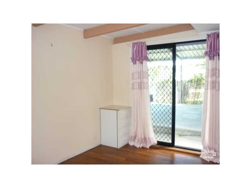 9 Gladstone Street, Mount Larcom QLD 4695