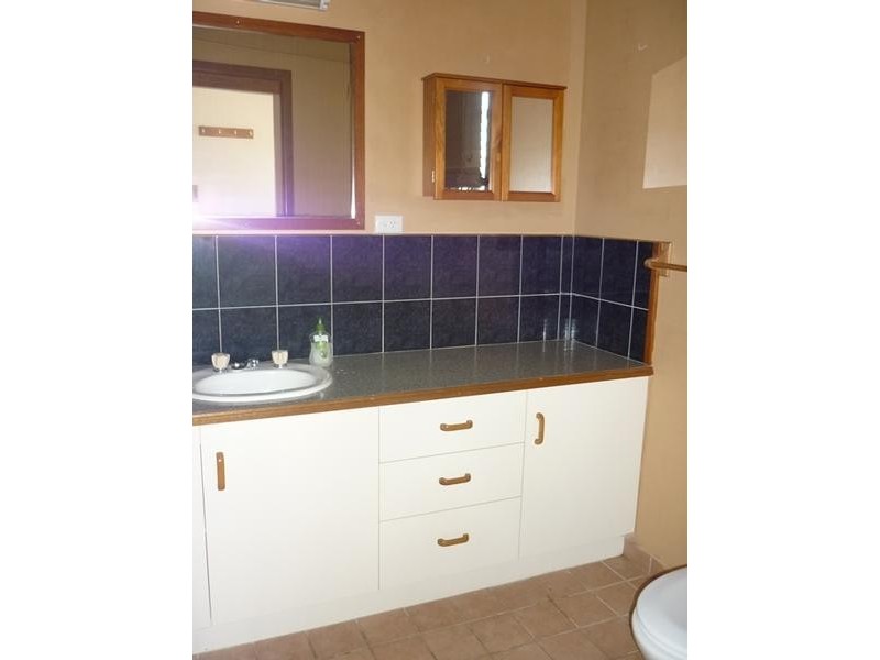 9 Gladstone Street, Mount Larcom QLD 4695