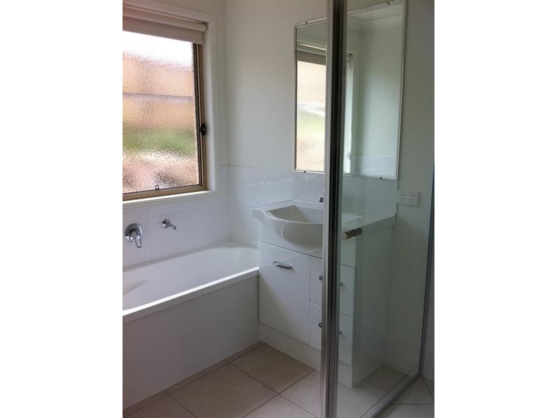 18 Sturt Court, Glen Eden QLD 4680
