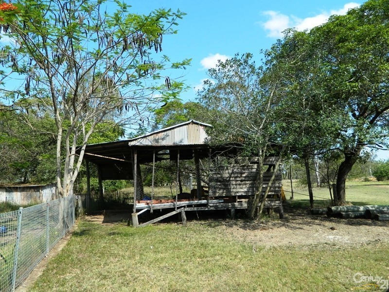 1561 Raglan Station Road, Ambrose QLD 4695