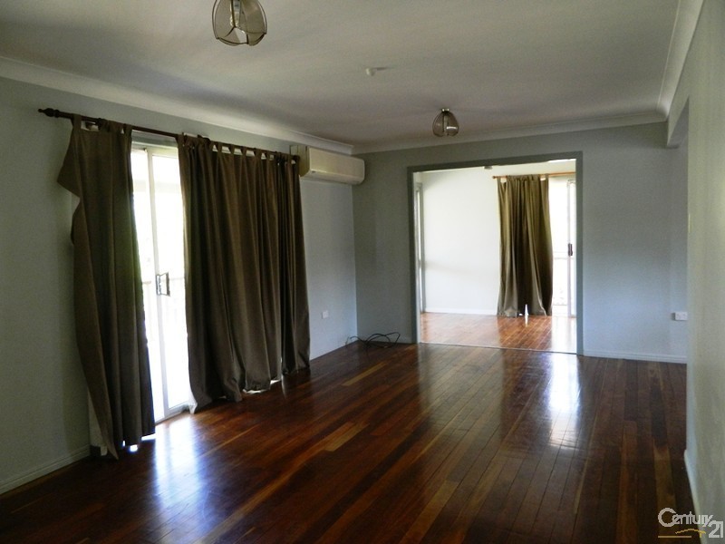 1561 Raglan Station Road, Ambrose QLD 4695