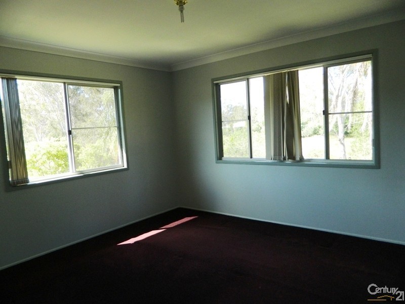 1561 Raglan Station Road, Ambrose QLD 4695