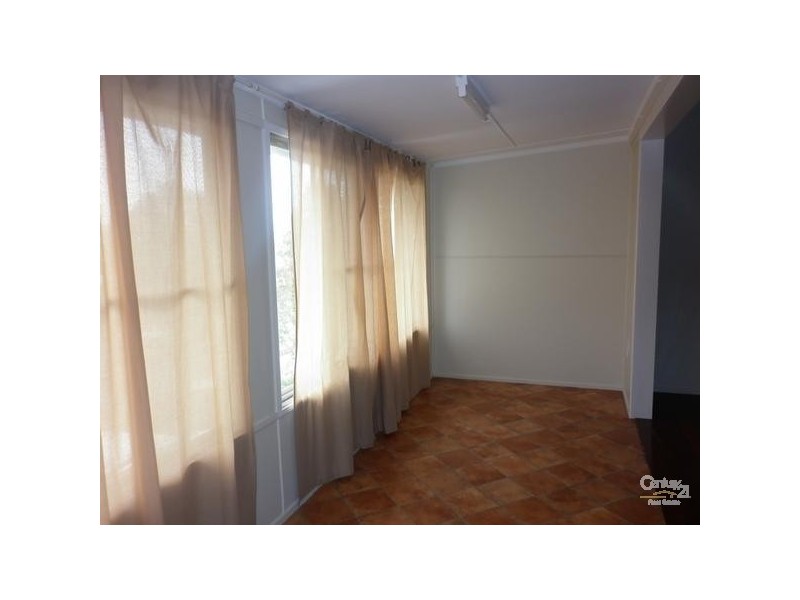 16 Hetherington Street, West Gladstone QLD 4680