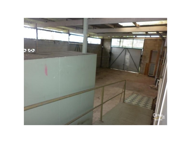 16 Hetherington Street, West Gladstone QLD 4680