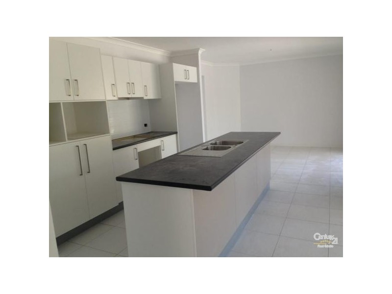 17 Sturt Court, Glen Eden QLD 4680