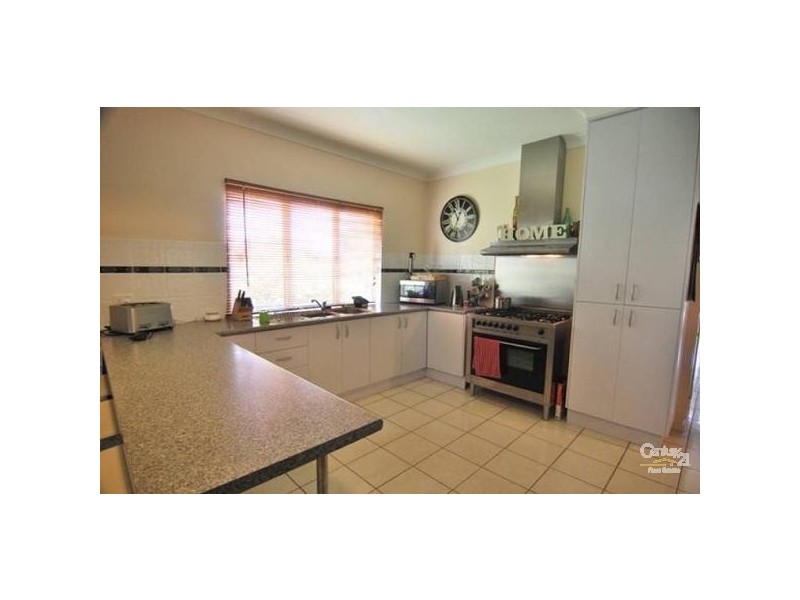 2 Lomas Street, West Gladstone QLD 4680