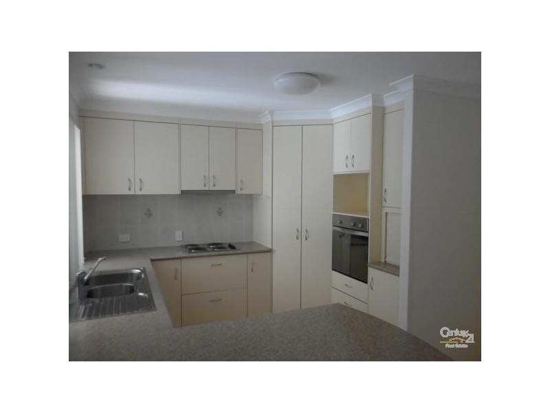 6 Parsons Place, New Auckland QLD 4680