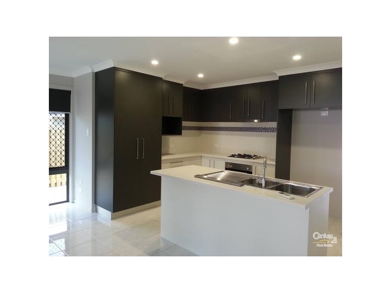 31 Bellbird Circuit, Kirkwood QLD 4680