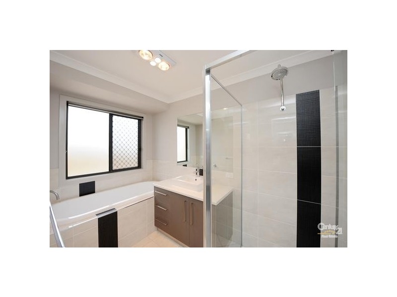 31 Bellbird Circuit, Kirkwood QLD 4680