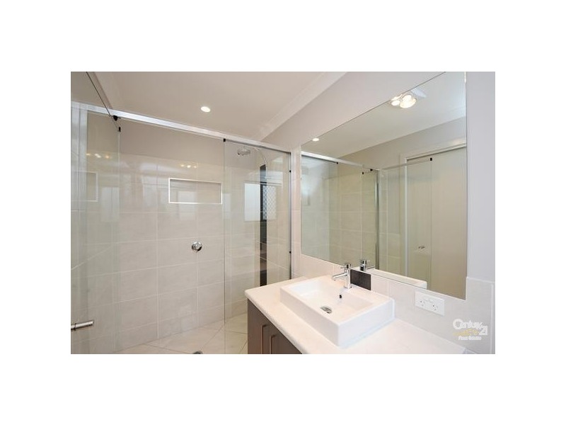 31 Bellbird Circuit, Kirkwood QLD 4680