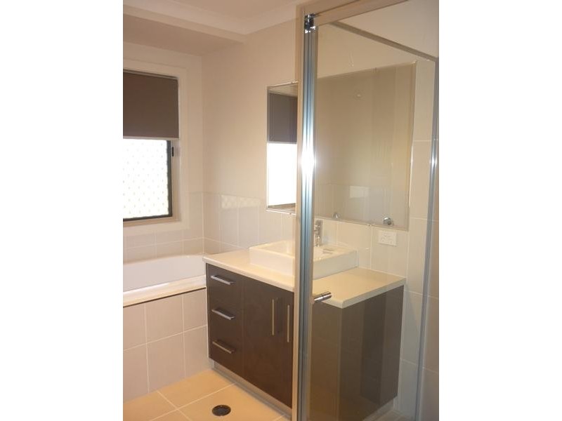 12 Bellbird Circuit, Kirkwood QLD 4680