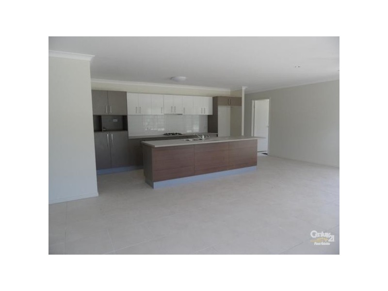 2 Thornbill Street, Kirkwood QLD 4680