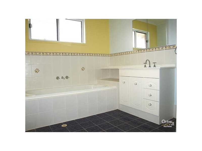 171 J Hickey Avenue, Clinton QLD 4680