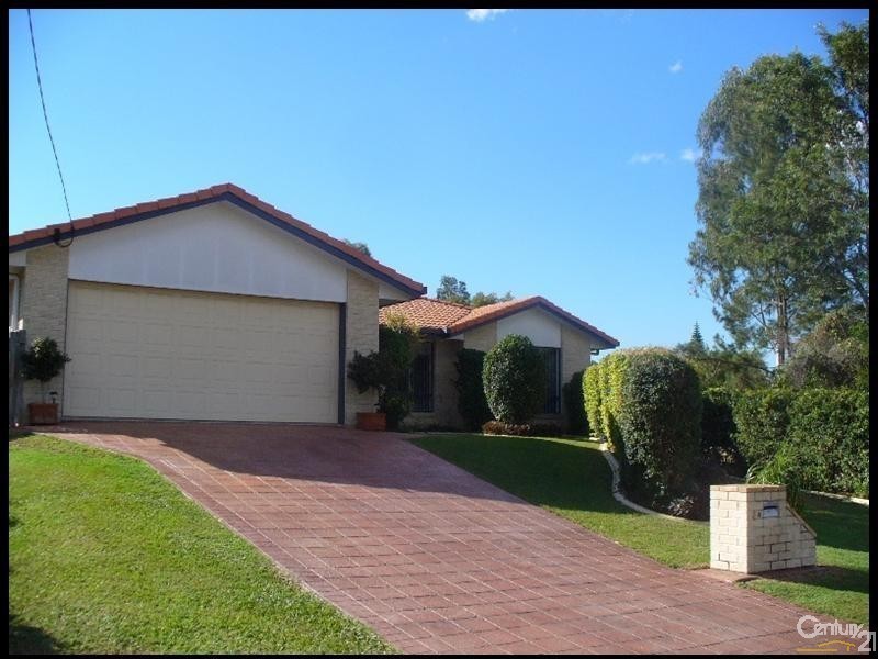 4a Carinya Drive, Clinton QLD 4680