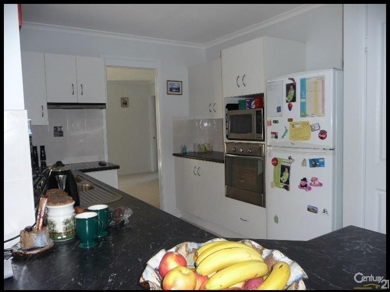 4a Carinya Drive, Clinton QLD 4680